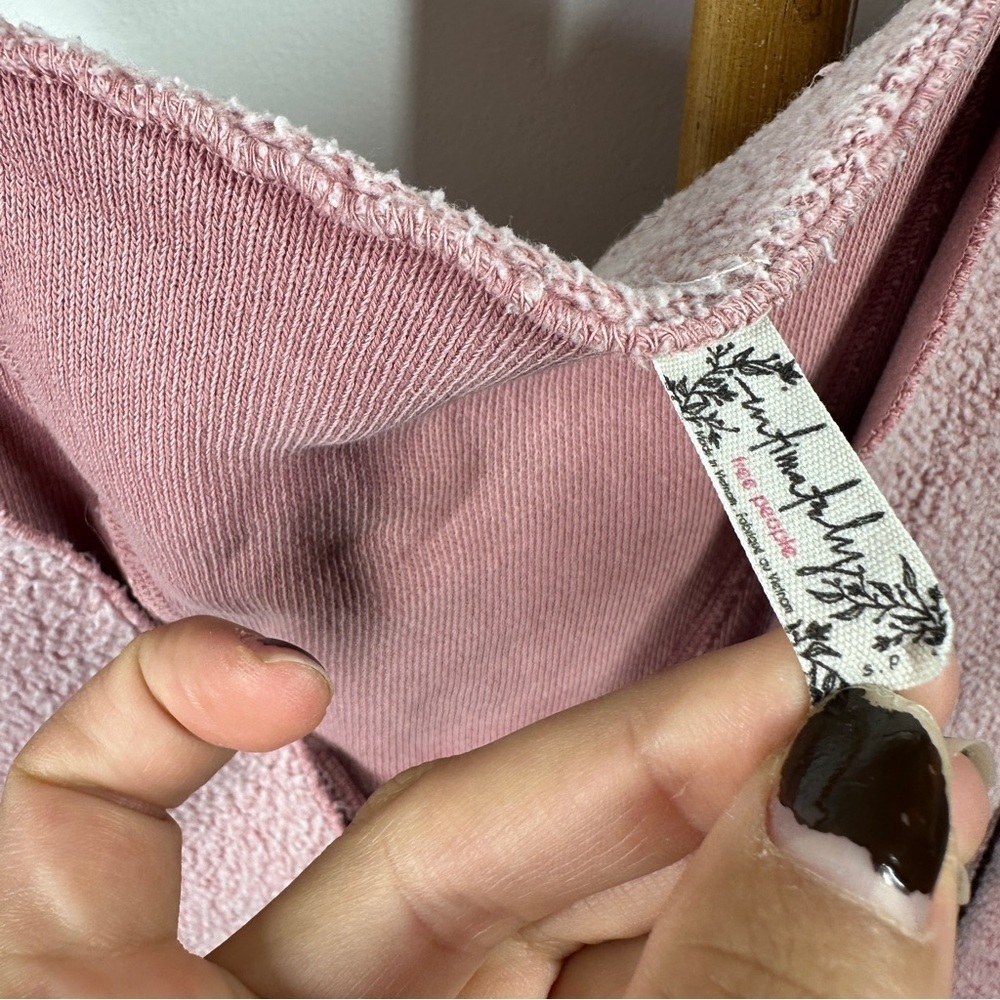 Free People Pink Comfy Oversized Sweatshirt sz S - Picture 2 of 3